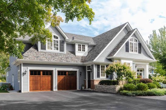 Port Washington, NY / Shingles and lap siding